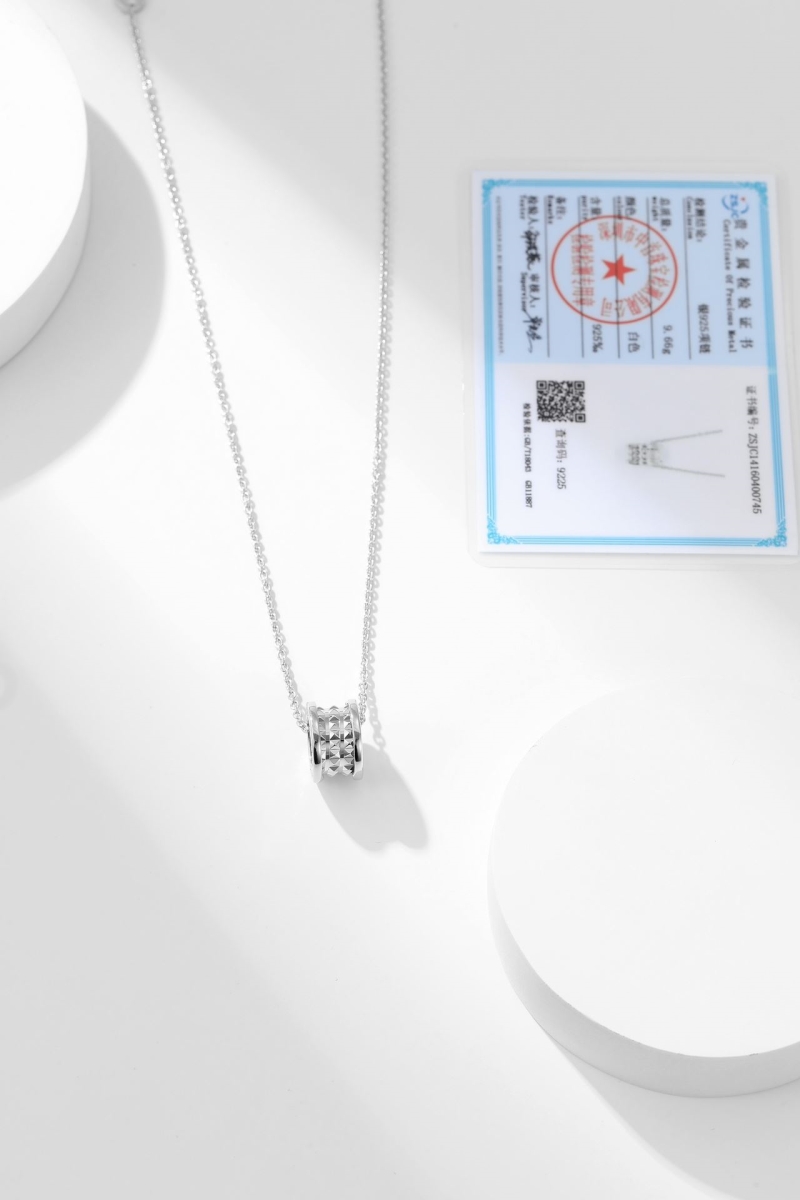 Bv1g*ai necklaces